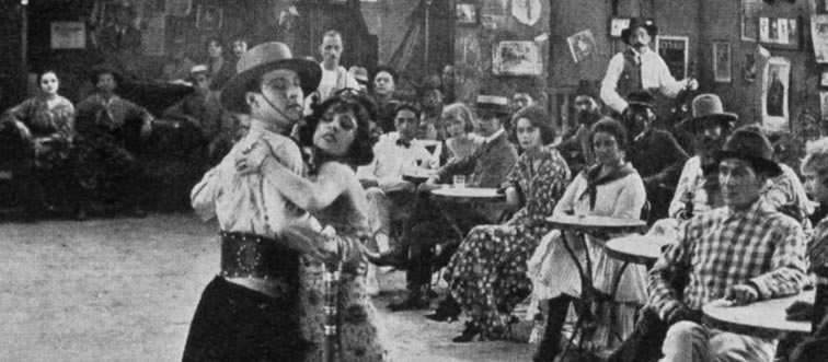 Let's kick things off with a sweet vintage classic: which legendary actress won the public's heart as 'America’s Sweetheart' during the silent film era?